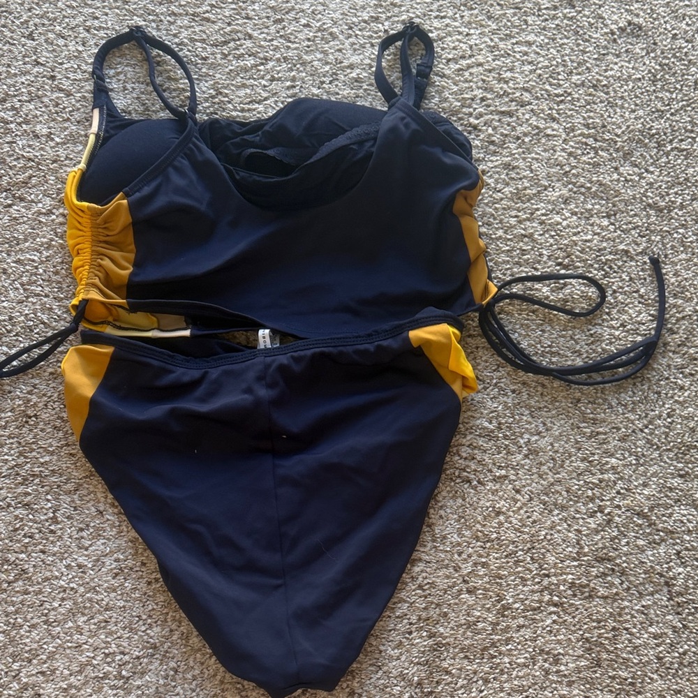 Robin Piccone size LG blue and Yellow Striped bikini - Picture 3 of 7